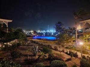 Bazen v nastanitvi oz. blizu nastanitve Luxury appt for 6: mesmerizing Spanish water view