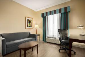 Posezení v ubytování Hilton Garden Inn Toronto/Vaughan