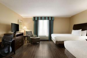 Postel nebo postele na pokoji v ubytování Hilton Garden Inn Toronto/Vaughan
