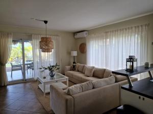 Predel za sedenje v nastanitvi Luxury appt for 6: mesmerizing Spanish water view