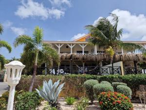 Vrt pred nastanitvijo Luxury appt for 6: mesmerizing Spanish water view