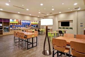 Dapur atau dapur kecil di Home2 Suites By Hilton Jekyll Island