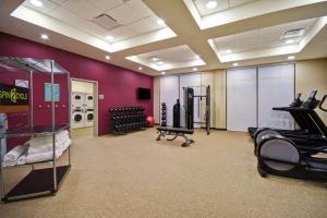 Pusat kecergasan dan/atau kemudahan kecergasan di Home2 Suites By Hilton Jekyll Island