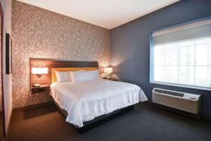 Katil atau katil-katil dalam bilik di Home2 Suites By Hilton Jekyll Island