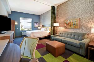Katil atau katil-katil dalam bilik di Home2 Suites By Hilton Jekyll Island