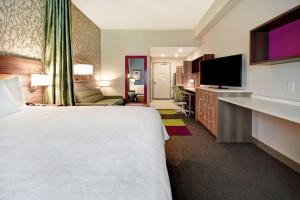 Katil atau katil-katil dalam bilik di Home2 Suites By Hilton Jekyll Island