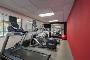 Fitness centrum a/nebo fitness zařízení v ubytování Homewood Suites by Hilton Fort Collins