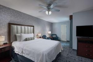 Postel nebo postele na pokoji v ubytování Homewood Suites by Hilton Fort Collins
