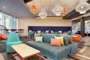 Posezení v ubytování Tru By Hilton Lake Charles