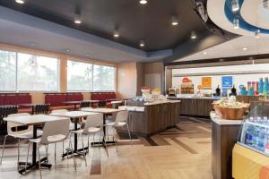 Restaurace v ubytování Tru By Hilton Lake Charles