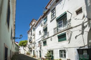 Photo de la galerie de l'établissement Stay local in Alfama! Deolinda central Home, amazing view, à Lisbonne