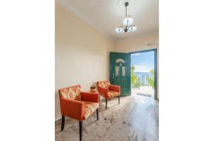 A seating area at Villa Sofia