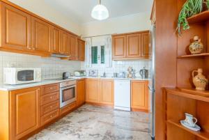 A kitchen or kitchenette at Villa Sofia