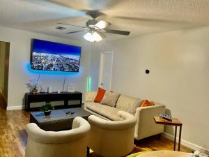 Fotografie z fotogalerie ubytování GORGEOUS VIEW Pool, Park, Mall, Beaches, Airport v destinaci Plantation