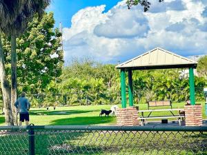 Fotografie z fotogalerie ubytování GORGEOUS VIEW Pool, Park, Mall, Beaches, Airport v destinaci Plantation + 96 fotografií