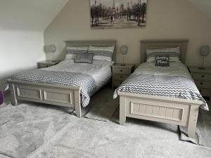 Postel nebo postele na pokoji v ubytování Sleadrin View B&B