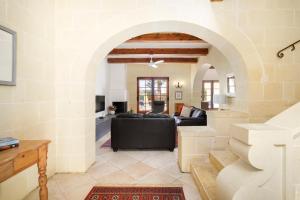 Area soggiorno di Dar ta' Censina Villa with Private Pool