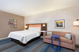 Postel nebo postele na pokoji v ubytování Hampton Inn Corbin