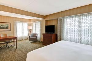 TV o dispositivi per l'intrattenimento presso DoubleTree Fallsview Resort & Spa by Hilton - Niagara Falls