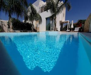 Bazén v ubytování La Perla di Marzamemi nebo v jeho okolí