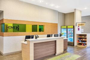 贝茨维尔Home2 Suites By Hilton Batesville的家店的大堂
