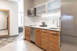 Kuchyň nebo kuchyňský kout v ubytování Hilton Montreal/Laval
