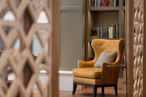 The Harpeth Franklin Downtown, Curio Collection by Hilton的休息区