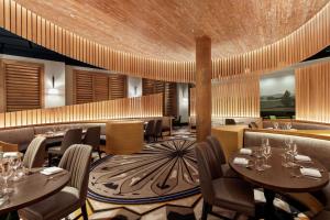 The Harpeth Franklin Downtown, Curio Collection by Hilton的休息区