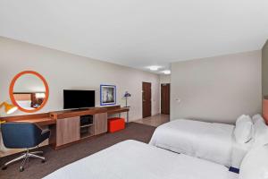 Hampton Inn Ozona客房内的一张或多张床位