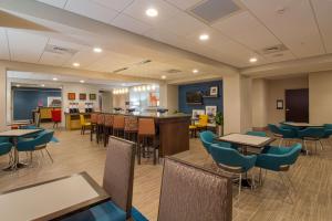 Hampton Inn Crestview South I-10, Fl的休息区