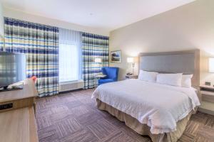 Hampton Inn Crestview South I-10, Fl客房内的一张或多张床位