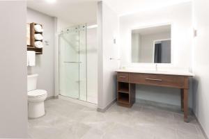 Homewood Suites By Hilton Broomfield Boulder的一间浴室