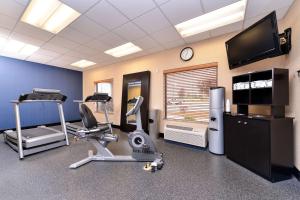 Fitness centrum a/nebo fitness zařízení v ubytování Hampton Inn Evanston