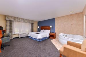 Postel nebo postele na pokoji v ubytování Hampton Inn Evanston