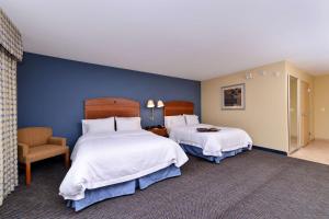 Postel nebo postele na pokoji v ubytování Hampton Inn Evanston