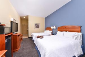 Postel nebo postele na pokoji v ubytování Hampton Inn Evanston