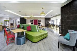 Area soggiorno di Home2 Suites By Hilton Fort Worth Fossil Creek