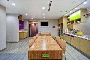 Cucina o angolo cottura di Home2 Suites By Hilton Fort Worth Fossil Creek