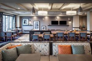 TV a/nebo společenská místnost v ubytování Hampton Inn Lewiston, ID