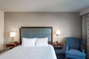 Postel nebo postele na pokoji v ubytování Hampton Inn Lewiston, ID