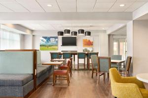 Χώρος καθιστικού στο Hampton Inn St. Louis-Columbia