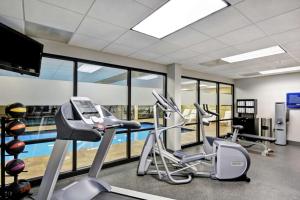Fitness centrum a/nebo fitness zařízení v ubytování Hampton Inn Sayre