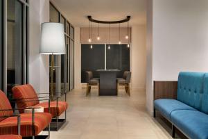 Posezení v ubytování Hilton Garden Inn New York Times Square South