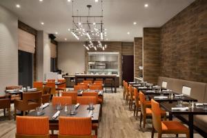 Restaurace v ubytování Hilton Garden Inn New York Times Square South