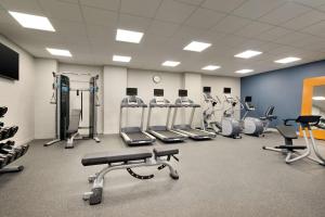 Fitness centrum a/nebo fitness zařízení v ubytování Hilton Garden Inn New York Times Square South