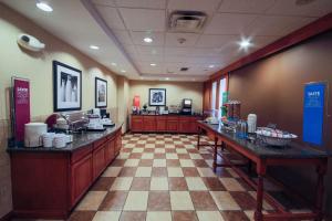 A restaurant or other place to eat at Hampton Inn Waterloo