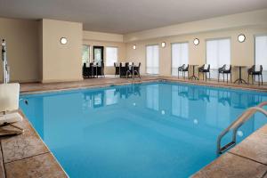 Bazén v ubytování Hampton Inn Duncan nebo v jeho okolí