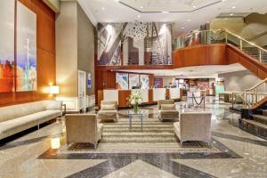 Posezení v ubytování DoubleTree by Hilton Toronto Downtown