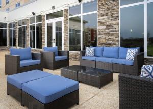 Hilton Garden Inn Olive Branch, Ms的休息区