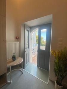 Galería fotográfica de Serendipity Living Studio en Kýthira